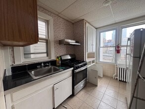 64 Corbin Ave in Jersey City, NJ - Building Photo - Building Photo