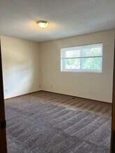 1530 Larpenteur Ave E in St. Paul, MN - Building Photo - Building Photo