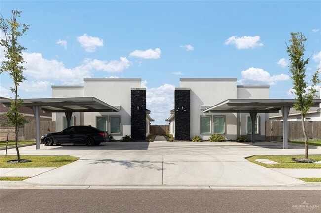 property at 913 W Kohala Ave