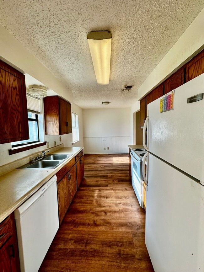 214 Mack Hollimon Dr in Kerrville, TX - Building Photo - Building Photo