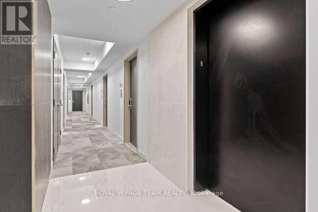 180 George St in Ottawa, ON - Building Photo - Building Photo