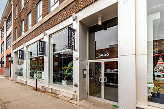 5428 Saint-Laurent Boul in Montréal, QC - Building Photo - Building Photo