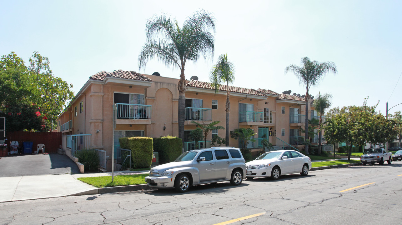 612 E Cypress in Burbank, CA - Building Photo