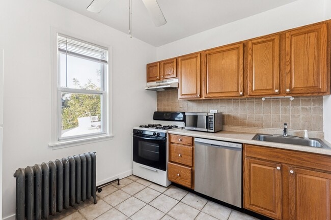 property at 806 S 47th St