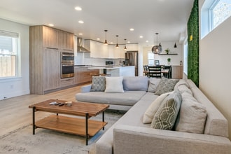 3044 Speer Blvd in Denver, CO - Foto de edificio - Building Photo