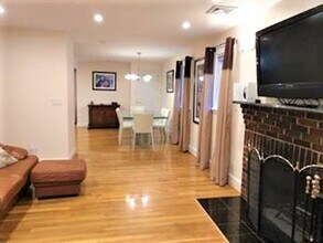 34 Miller Rd in Newton, MA - Building Photo - Building Photo