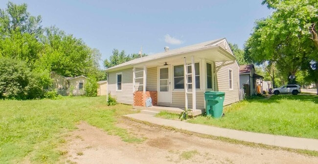 2117 Blaker Dr in Manhattan, KS - Building Photo - Building Photo