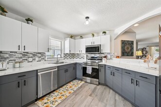 2122 Pleasure Run Dr in Ruskin, FL - Building Photo - Building Photo