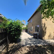 923 Keely Dr in Roseville, CA - Foto de edificio - Building Photo