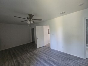 923 McIlvaine, Unit 102 in San Antonio, TX - Building Photo - Building Photo