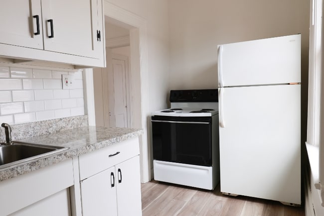 1301 8th Ave in Beaver Falls, PA - Building Photo - Building Photo