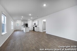 4215 Gossan Spgs in San Antonio, TX - Building Photo - Building Photo