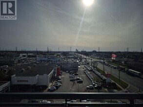 12 Woodstream Blvd in Vaughan, ON - Building Photo - Building Photo