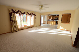 9012 Witham Ln in Woodridge, IL - Building Photo - Building Photo