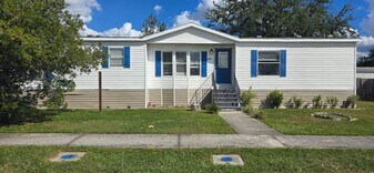 3806 Kiah Dr in Zephyrhills, FL - Building Photo