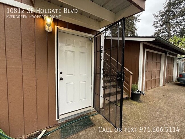 10812 SE Holgate Blvd in Portland, OR - Building Photo - Building Photo