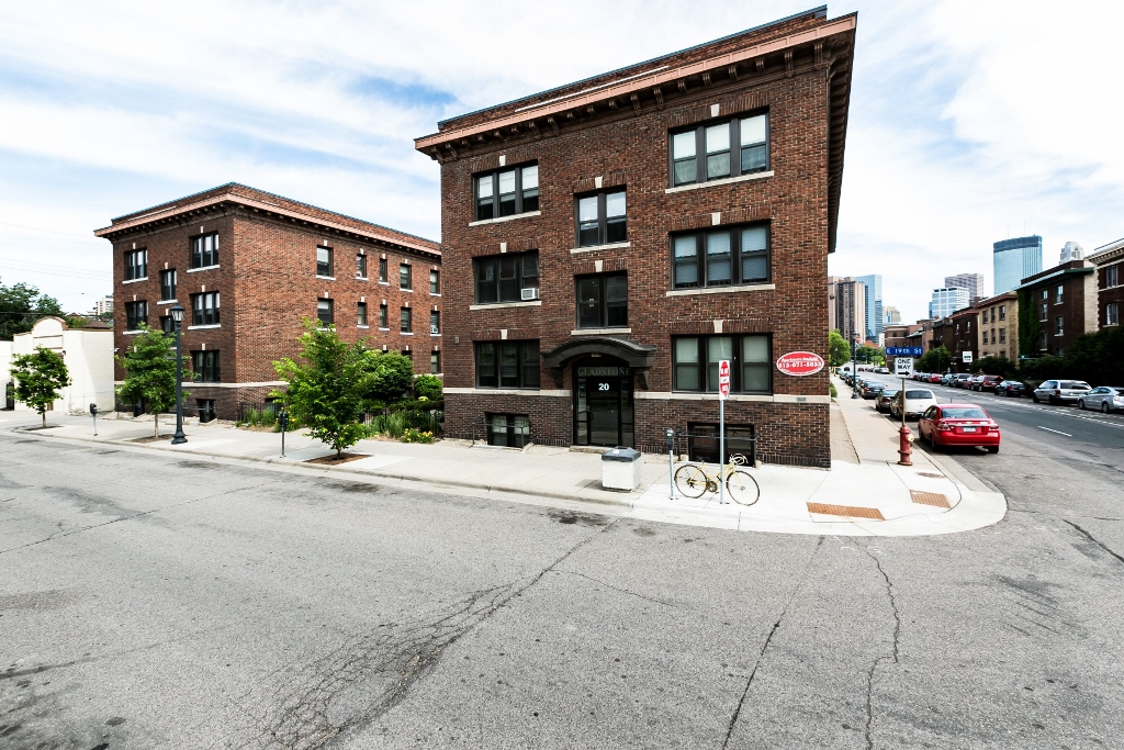 Gladstone Apartments in Minneapolis, MN - Building Photo