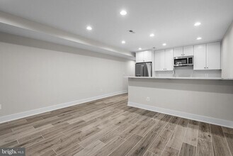 20 T St NW in Washington, DC - Building Photo - Building Photo