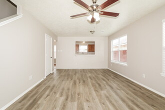 7210 Autumn Day Ct in Magnolia, TX - Building Photo - Building Photo