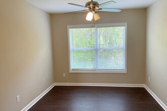 404 Blue Lake Dr in Mebane, NC - Building Photo - Building Photo