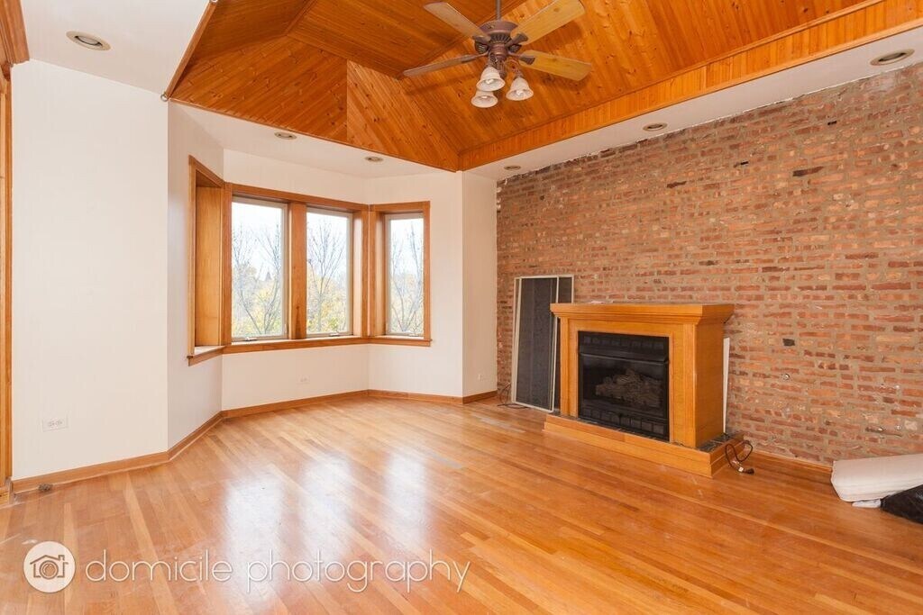 2755 W Logan Blvd in Chicago, IL - Building Photo