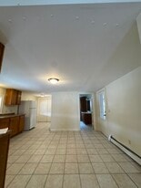 49 Summer St, Unit 2 in Rutland, VT - Building Photo