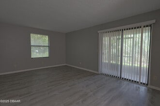 6175 Sequoia Dr in Port Orange, FL - Building Photo - Building Photo