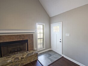 2724 Lakeside Dr in Memphis, TN - Building Photo - Building Photo