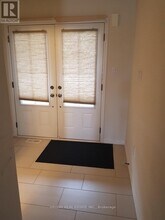 124 Golden Springs Dr in Brampton, ON - Building Photo - Building Photo