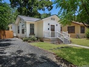 415 Margaret Ave in San Antonio, TX - Foto de edificio - Building Photo