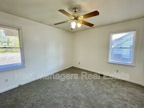 1929 Crestview Dr in Fayetteville, NC - Foto de edificio - Building Photo