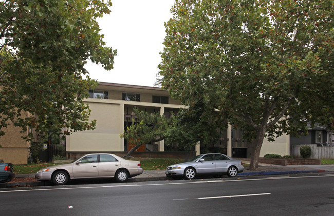 124 S 11th St in San Jose, CA - Foto de edificio - Building Photo