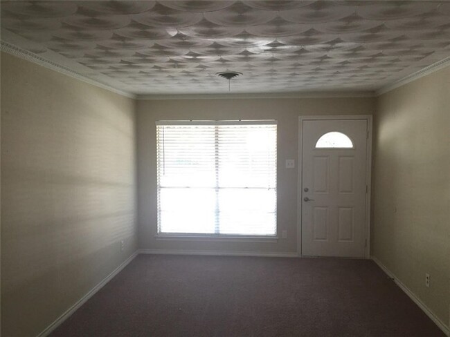 4427 Live Oak Dr in Mesquite, TX - Foto de edificio - Building Photo