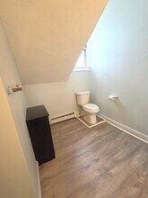 10-12 Evaleen Street, Unit 12 Evaleen 3R in Central Falls, RI - Foto de edificio - Building Photo