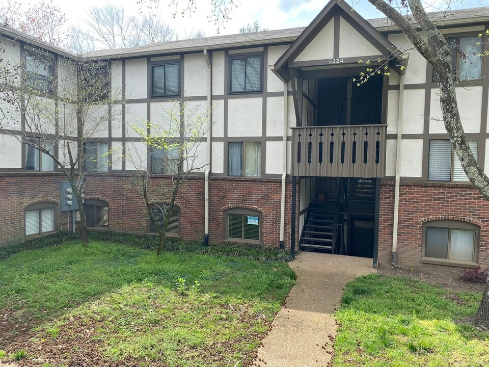 5324 Edmondson Pike in Nashville, TN - Building Photo
