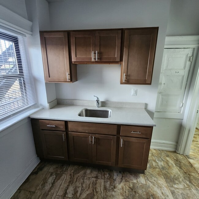347 Park Ave in Orange, NJ - Building Photo - Building Photo