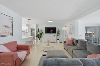 4044 Country Club Blvd in Cape Coral, FL - Building Photo - Building Photo