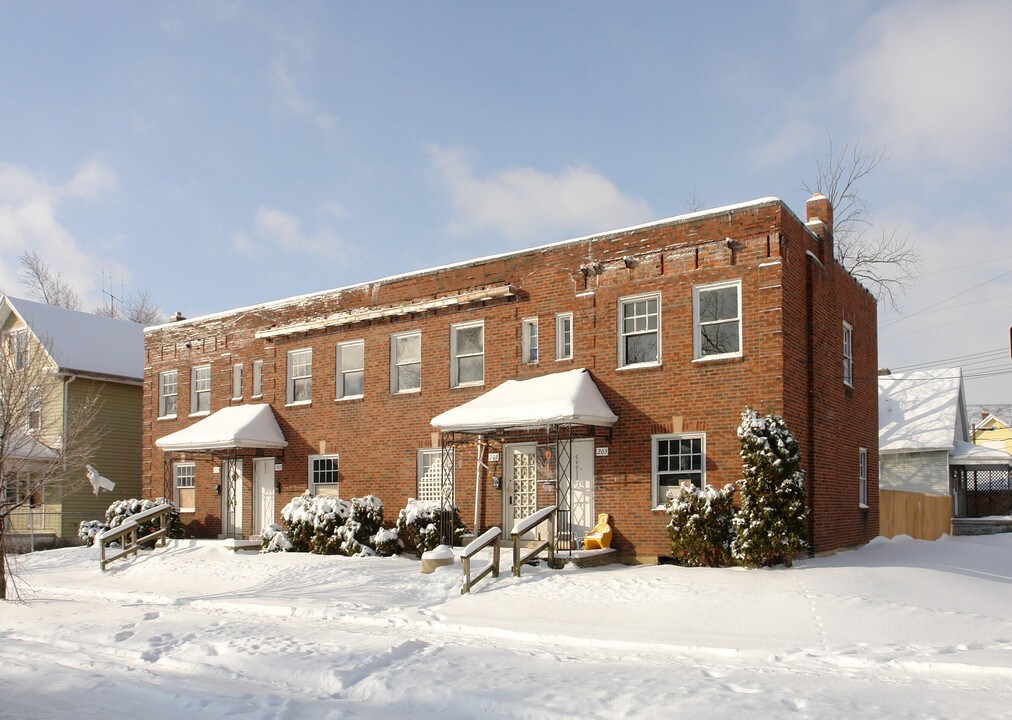 203-209 S Harris Ave in Columbus, OH - Building Photo
