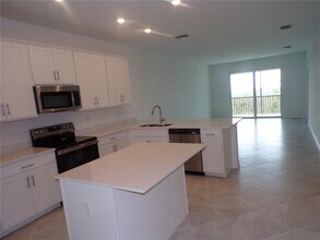 14211 Heritage Landing Blvd in Punta Gorda, FL - Building Photo - Building Photo