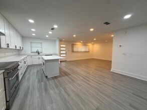 1914 CHAMBERLIN St in Orlando, FL - Building Photo - Building Photo