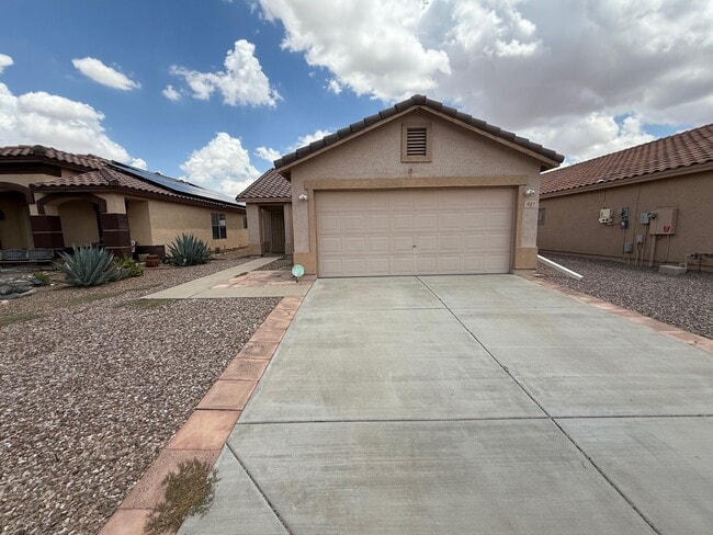 521 W Jardin Loop