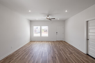 Flyway Meadows in Lowell, AR - Building Photo - Interior Photo
