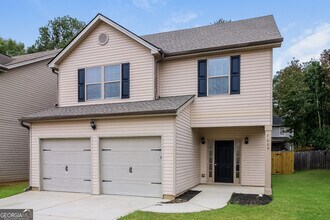 7609 Garnet Dr in Jonesboro, GA - Foto de edificio - Building Photo
