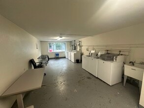214 Kent St, Unit 44 in Brookline, MA - Foto de edificio - Building Photo
