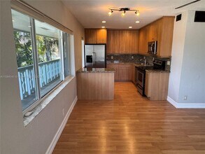 1423 Holly Heights Dr-Unit -22 in Fort Lauderdale, FL - Building Photo - Building Photo