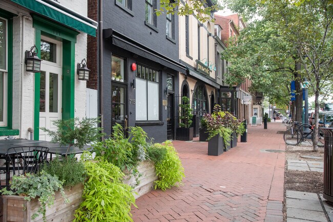 816 Potomac Ave SE in Washington, DC - Building Photo - Building Photo