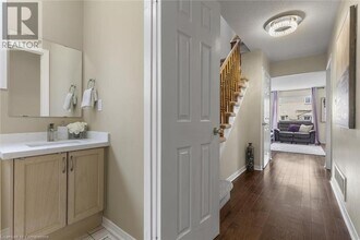2149 Shorncliffe Blvd in Oakville, ON - Building Photo - Building Photo