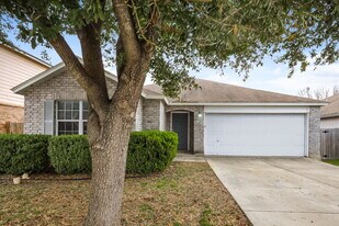135 Woodstone Loop in Cibolo, TX - Building Photo