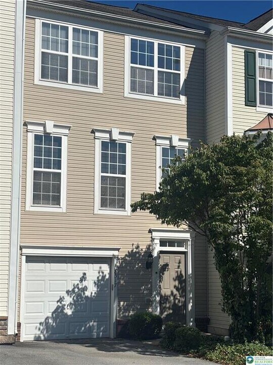 8517 Gateway Rd in Breinigsville, PA - Building Photo