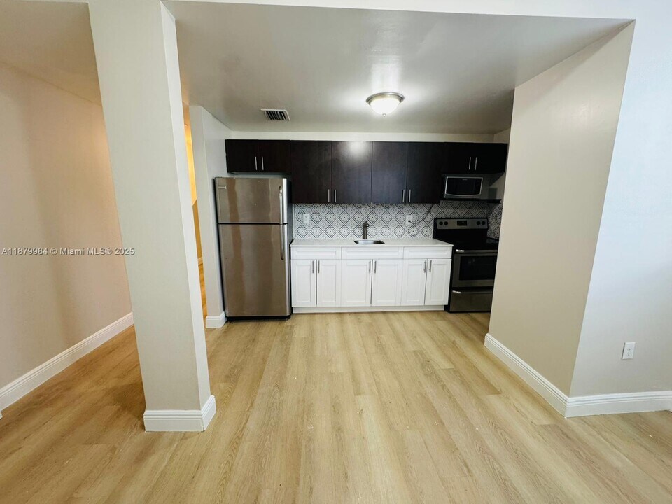 1469 SW 5th St in Miami, FL - Building Photo